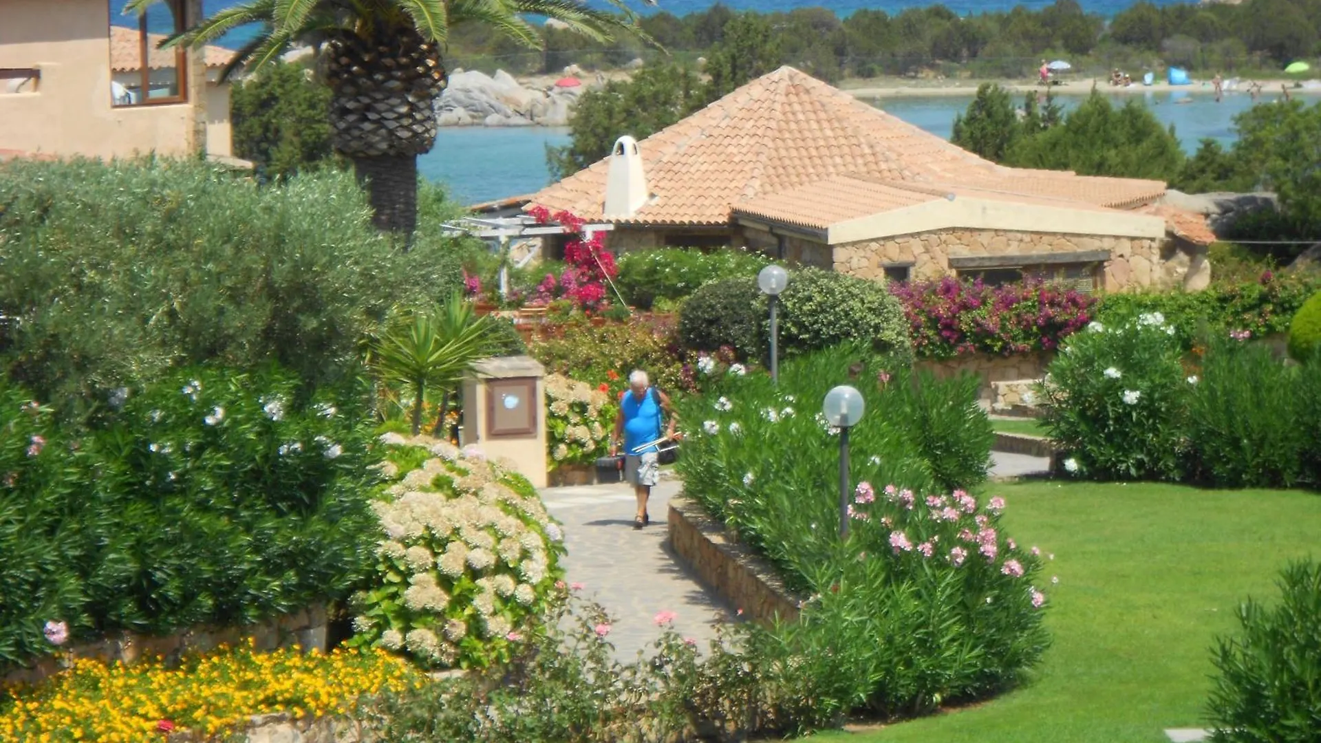 Aparthotel Baia De Bahas - Apartments & Resort Marinella