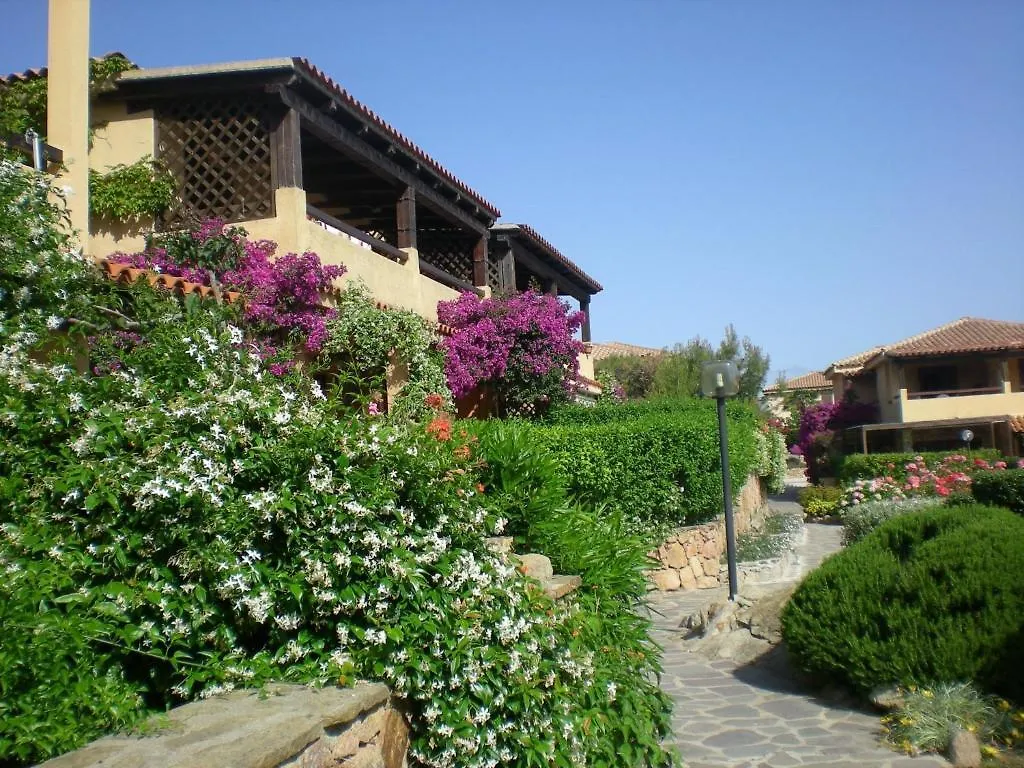 Aparthotel Baia De Bahas - Apartments & Resort Marinella