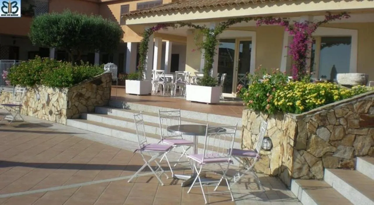 Aparthotel Baia De Bahas - Apartments & Resort Marinella